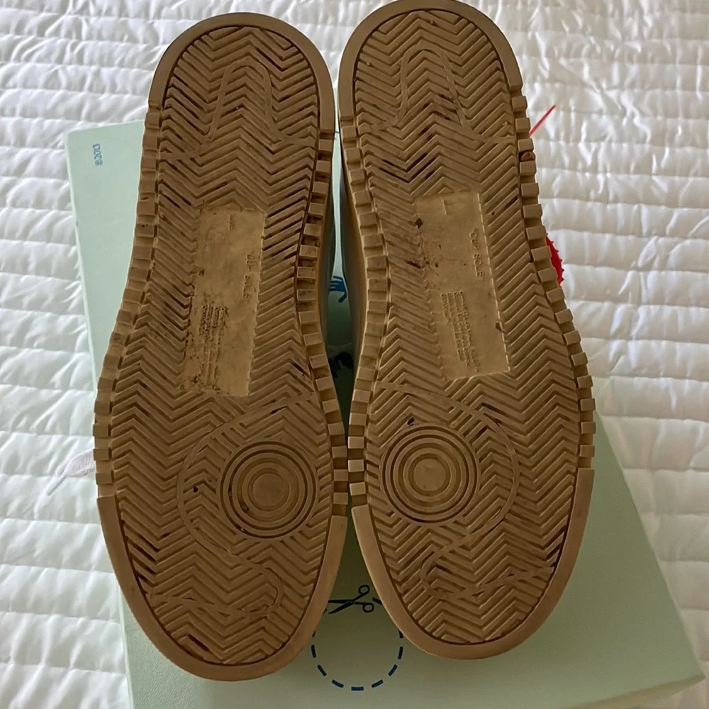 Off White Arrow 2.0 Sneakers in White Leather and Burgundy Suede - Picture 4 of 5